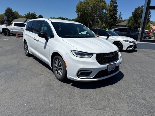 chrysler pacifica phev 2024 2C4RC1S76RR174477 image chrysler pacifica phev 2024 2C4RC1S76RR174477 image